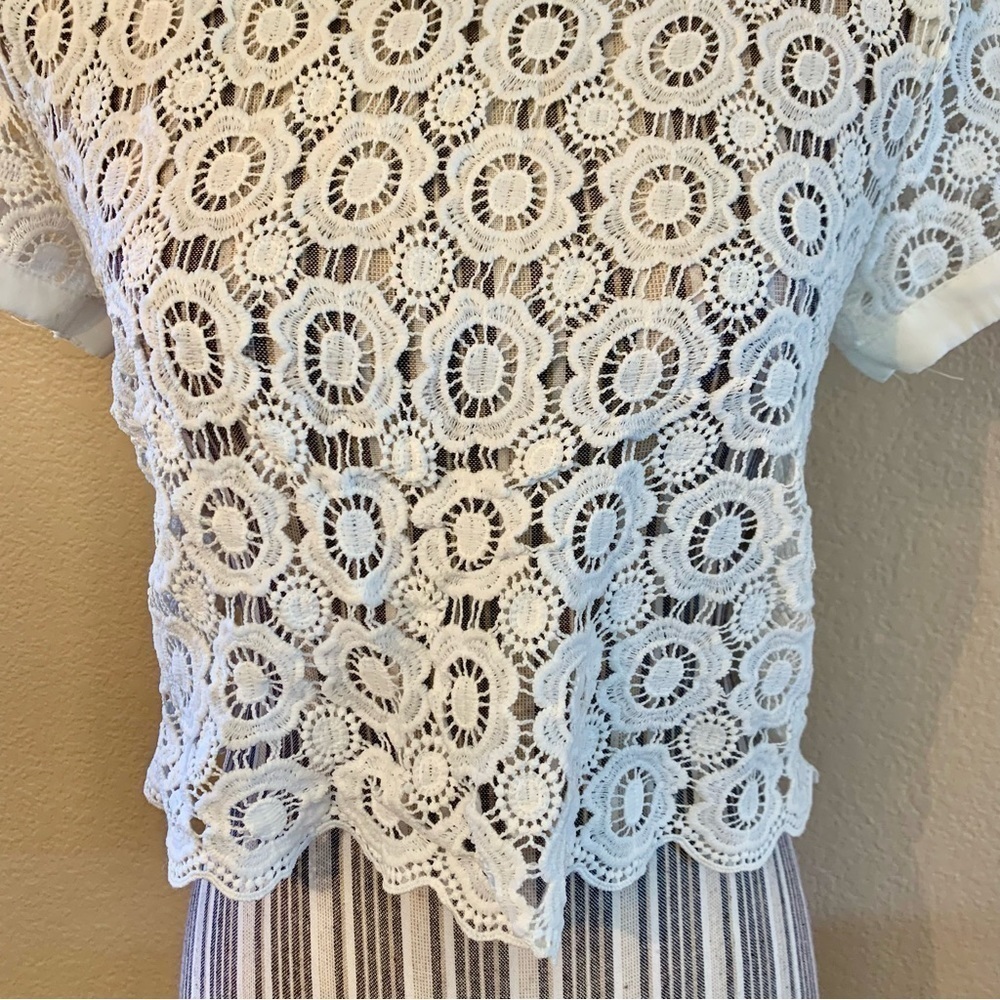 NWT L’Atiste Lace Crop Top Medium White Floral Crochet Design Lace-Up Back New - Picture 3 of 16